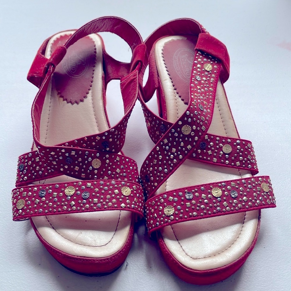 Bolaro women’s wedge shoes, size 7, used condition.